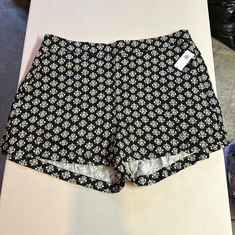 Old Navy XL NWT Pattern Shorts